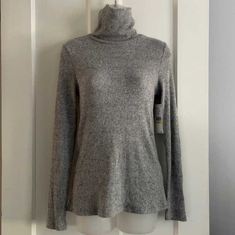 New with tags Karen Kane ribbed turtleneck SZ M